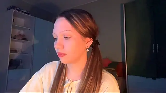 EmiIyKitty online show from October 22, 2025, 8:08 pm