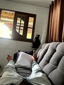 Snapshot of MCLZK chatting on January 8, 2026, 5:52 pm MCLZK online show from January 8, 2026, 5:52 pm