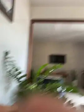 Snapshot of MCLZK chatting on January 10, 2026, 6:47 pm MCLZK online show from January 10, 2026, 6:47 pm