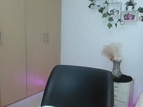 Snapshot of mia_star_2 chatting on February 14, 2026, 10:04 am mia star 2 online show from February 14, 2026, 10:04 am