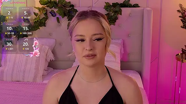 Snapshot of EllyLinn chatting on February 5, 2026, 5:09 pm EllyLinn online show from February 5, 2026, 5:09 pm