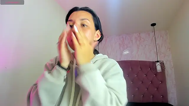 Iris  77 online show from October 27, 2025, 6:42 pm