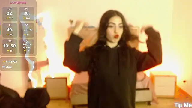 Ixchel tay online show from October 9, 2025, 3:07 am