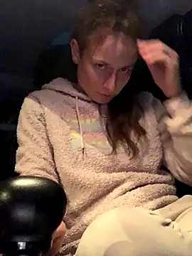 GoldenPussy1329 online show from October 27, 2025, 9:16 pm