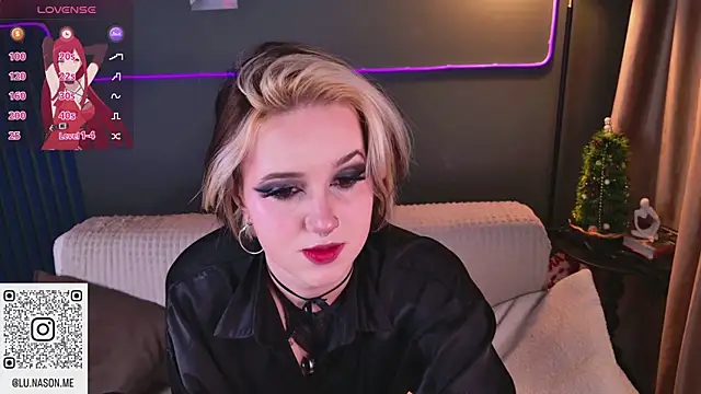 Snapshot of luna_son chatting on January 11, 2026, 9:33 pm luna son online show from January 11, 2026, 9:33 pm