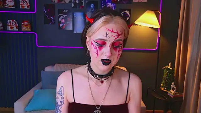 Snapshot of luna_son chatting on December 22, 2025, 9:37 pm luna son online show from December 22, 2025, 9:37 pm