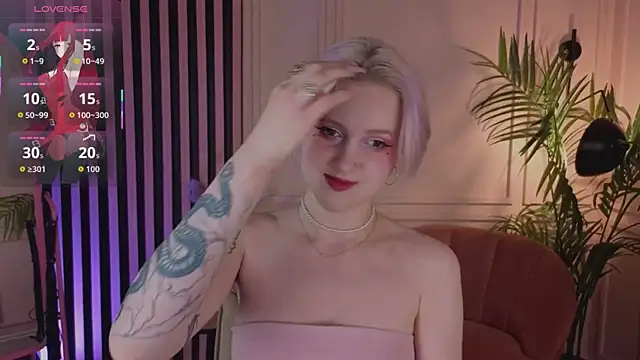 Snapshot of luna_son chatting on November 23, 2025, 6:01 am luna son online show from November 23, 2025, 6:01 am