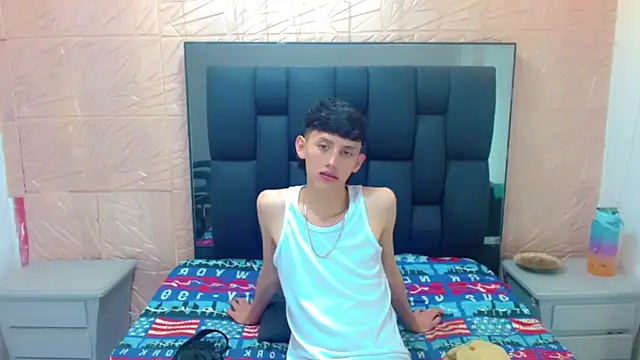 thaigo twink38 online show from October 31, 2025, 3:58 am
