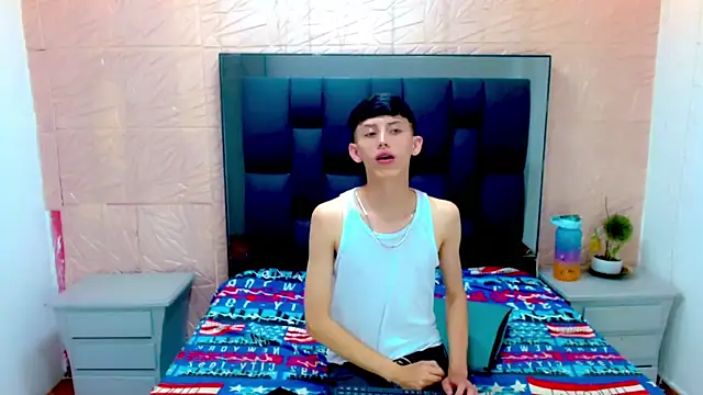 thaigo twink38 online show from October 29, 2025, 3:38 am
