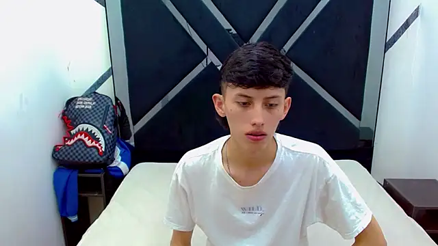 thaigo twink38 online show from November 14, 2025, 6:22 pm