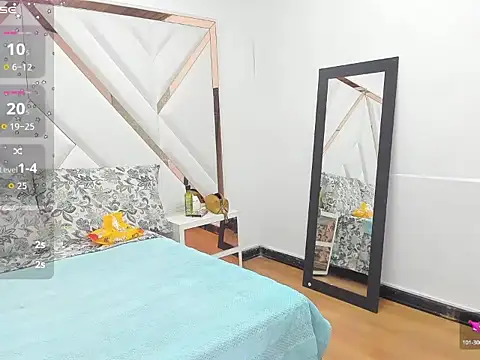 AliceCat 01 online show from December 15, 2025, 2:34 pm