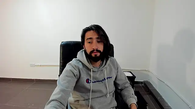 Snapshot of maximusdominus26 chatting on February 27, 2026, 2:45 am maximusdominus26 online show from February 27, 2026, 2:45 am