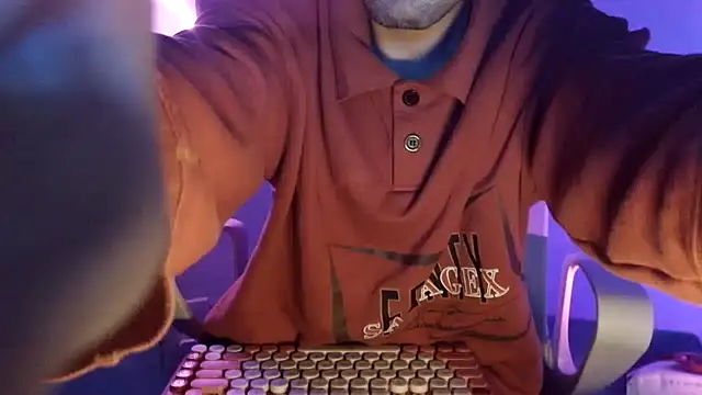 highinhtxx online show from June 5, 2026, 12:04 am