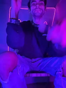 highinhtxx online show from November 20, 2025, 1:01 pm