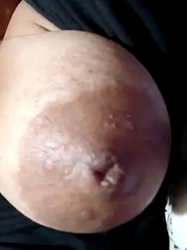 Snapshot of Hotmommax chatting on February 21, 2026, 8:00 pm Hotmommax online show from February 21, 2026, 8:00 pm