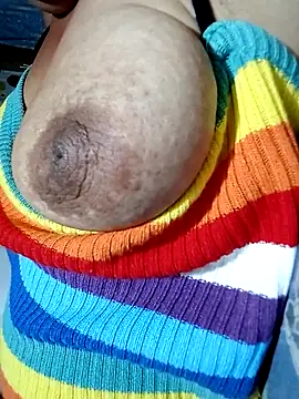 Hotmommax online show from March 3, 2026, 8:16 pm