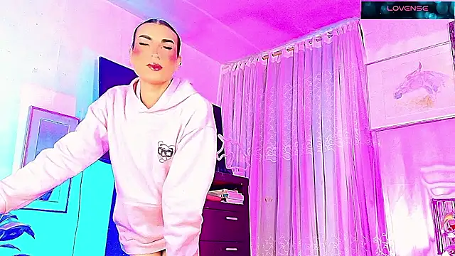 GIRLS OFFICIALL   online show from January 8, 2026, 1:55 am