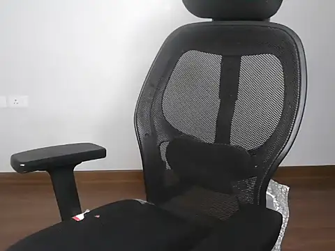 Snapshot of mooonlightbaby chatting on February 22, 2026, 4:19 pm mooonlightbaby online show from February 22, 2026, 4:19 pm