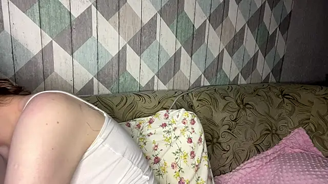 RebelKitsune online show from December 4, 2025, 7:02 pm