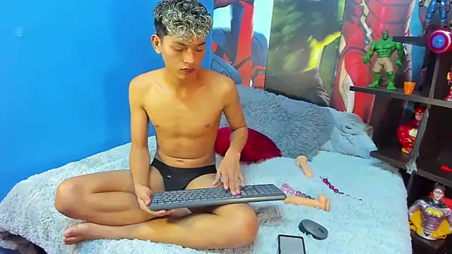 Snapshot of Sammy_Millers chatting on December 4, 2025, 11:37 pm Sammy Millers online show from December 4, 2025, 11:37 pm