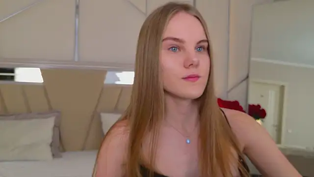 Lili Lohan online show from December 20, 2025, 5:05 pm