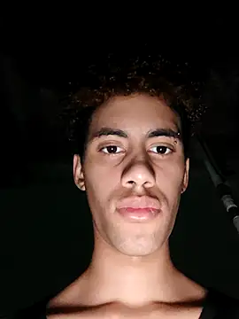 Snapshot of The_boy_good chatting on October 4, 2025, 4:25 am The boy good online show from October 4, 2025, 4:25 am