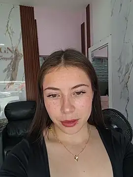 EmmaValencia  online show from February 17, 2026, 7:44 pm