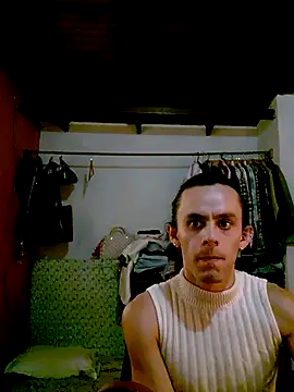 Snapshot of monroedelrey chatting on November 28, 2025, 7:47 pm monroedelrey online show from November 28, 2025, 7:47 pm