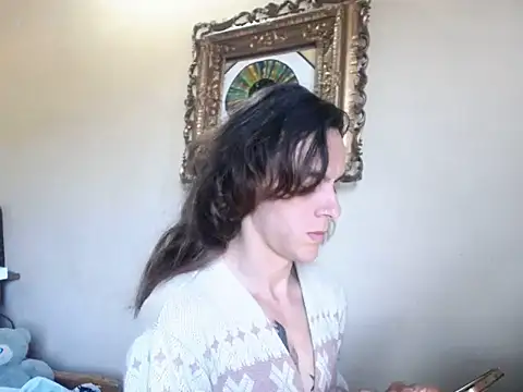 Snapshot of monroedelrey chatting on February 3, 2026, 12:21 pm monroedelrey online show from February 3, 2026, 12:21 pm