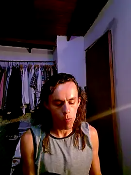 Snapshot of monroedelrey chatting on December 13, 2025, 10:05 pm monroedelrey online show from December 13, 2025, 10:05 pm