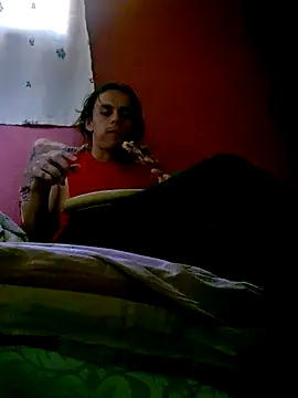 Snapshot of monroedelrey chatting on December 17, 2025, 5:07 pm monroedelrey online show from December 17, 2025, 5:07 pm