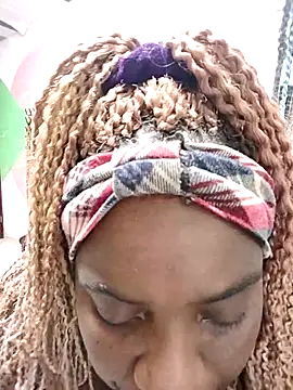 Snapshot of Alaya-15 chatting on November 27, 2025, 1:06 am Alaya-15 online show from November 27, 2025, 1:06 am