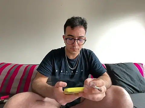 xochipilliii online show from October 19, 2025, 11:46 am