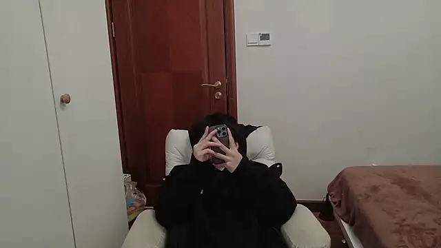 hangzi-0011 online show from December 22, 2025, 1:55 pm