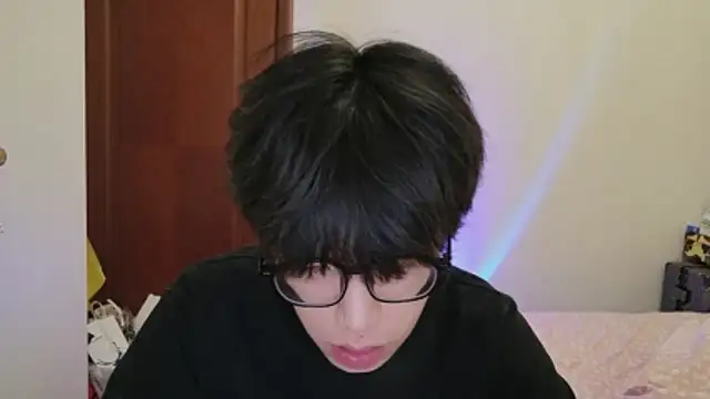 hangzi-0011 online show from February 8, 2026, 6:33 am