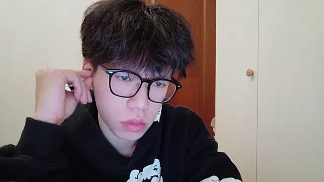 hangzi-0011 online show from November 26, 2025, 12:38 pm