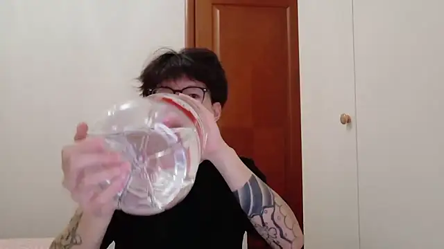 hangzi-0011 online show from November 16, 2025, 9:58 am