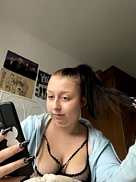 SweetieLina online show from October 8, 2025, 8:05 am