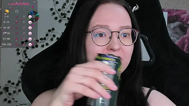 Snapshot of power_robynn chatting on March 1, 2026, 2:28 pm power robynn online show from March 1, 2026, 2:28 pm