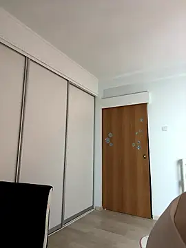 bunnyirisluv online show from January 9, 2026, 5:42 pm