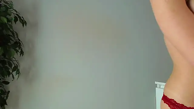 Snapshot of trixietaylor chatting on June 13, 2026, 8:40 pm trixietaylor online show from June 13, 2026, 8:40 pm