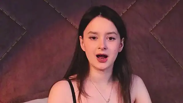 Snapshot of EvaSwen chatting on January 17, 2026, 9:07 pm EvaSwen online show from January 17, 2026, 9:07 pm