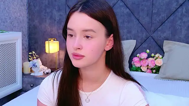 Snapshot of EvaSwen chatting on July 9, 2026, 9:25 pm EvaSwen online show from July 9, 2026, 9:25 pm