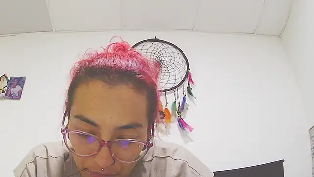 rojita-rojita online show from September 29, 2025, 3:46 am