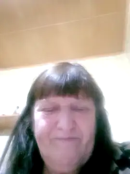 Apeesynka55211 online show from October 17, 2025, 5:37 pm