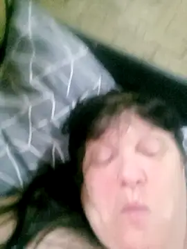 Apeesynka55211 online show from April 12, 2026, 6:11 pm