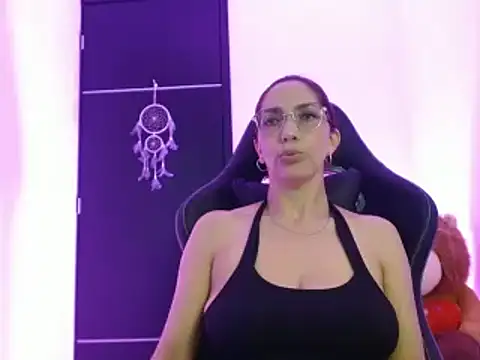 Snapshot of Angel_blackhot chatting on March 1, 2026, 4:56 am Angel blackhot online show from March 1, 2026, 4:56 am