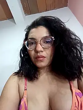 Snapshot of Naughty_anyeli chatting on October 3, 2025, 9:22 am Naughty anyeli online show from October 3, 2025, 9:22 am