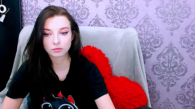 DominantLuna online show from March 10, 2026, 8:24 pm