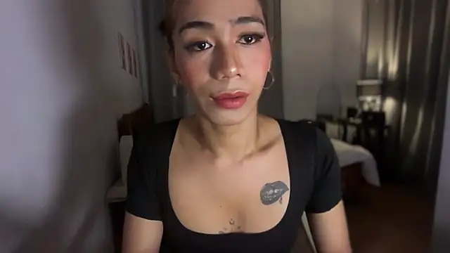 TsManikaXx online show from April 3, 2026, 12:44 pm